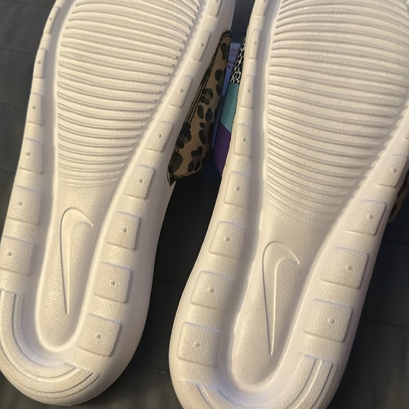 NWT Nike Sandals, no box. - Picture 3 of 3